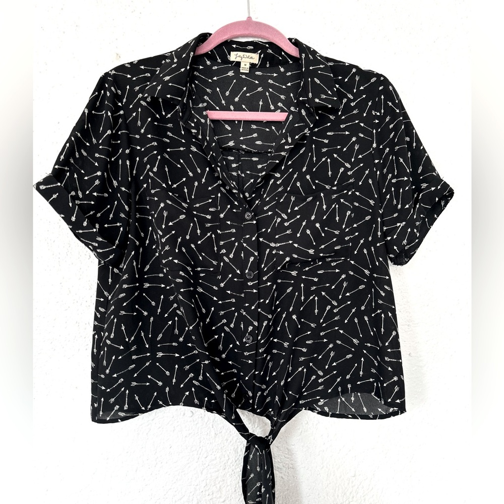 LILY WHITE • Semi Cropped Sheer Button Up Tie Shirt Black and White Arrow Print